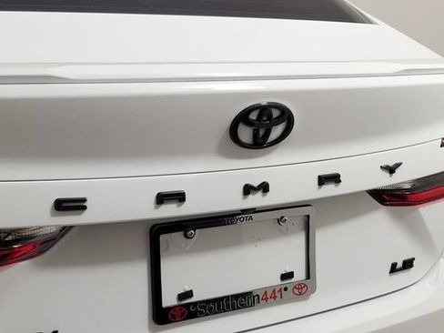 Used 2025 Toyota Camry LE w/ Convenience Package FWD image 9