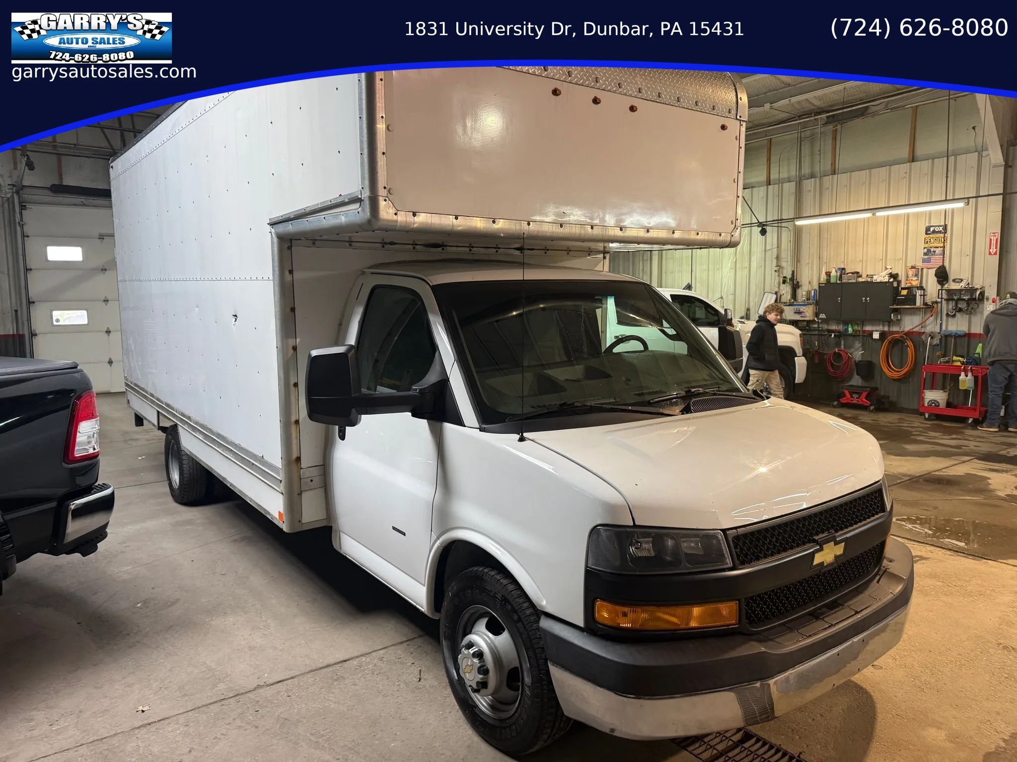 Used 2018 Chevrolet Express 3500 Extended w/ Power Convenience Package RWD image 3