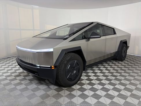 Used 2025 Tesla Cybertruck AWD Crew Cab image 3