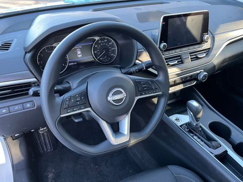 Used 2025 Nissan Altima 2.5 SV image 28