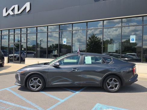 Certified 2025 Kia K4 FWD image 2