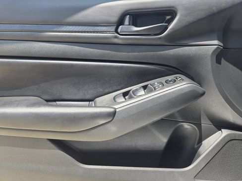Used 2024 Nissan Altima 2.5 S FWD image 21