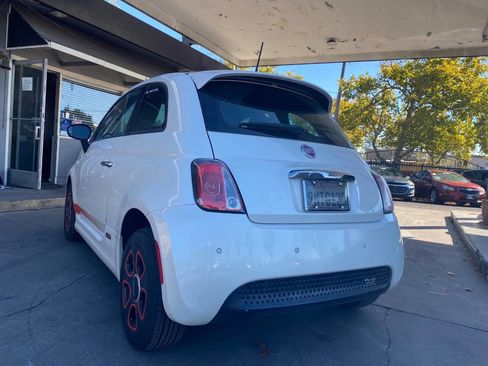 Used 2018 FIAT 500 e w/ Esport Package image 11