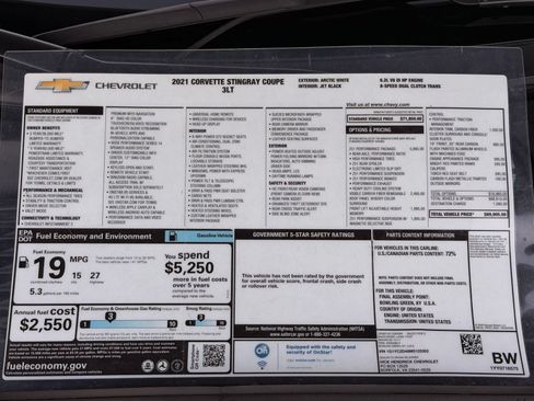 Used 2021 Chevrolet Corvette Stingray Premium Cpe w/ Z51 Performance Package RWD image 2