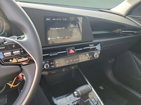 New 2026 Kia Niro LX FWD image 23