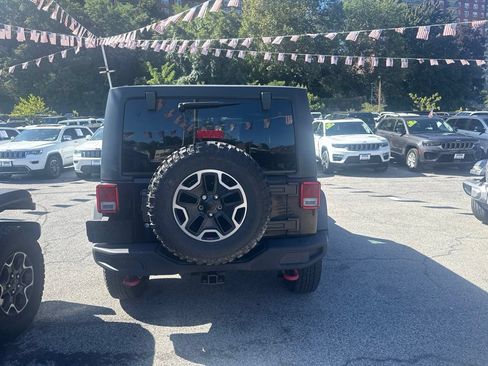 Used 2016 Jeep Wrangler Unlimited Rubicon AWD/4WD image 4