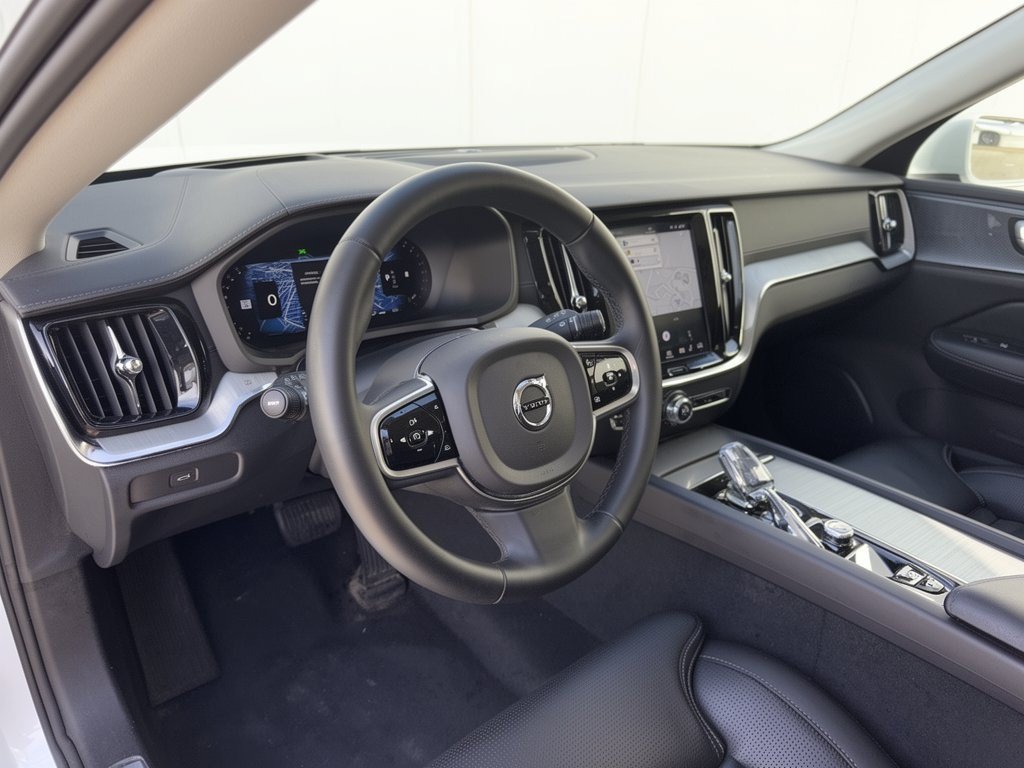 Certified 2025 Volvo V60 B5 Cross Country Ultra AWD/4WD image 4