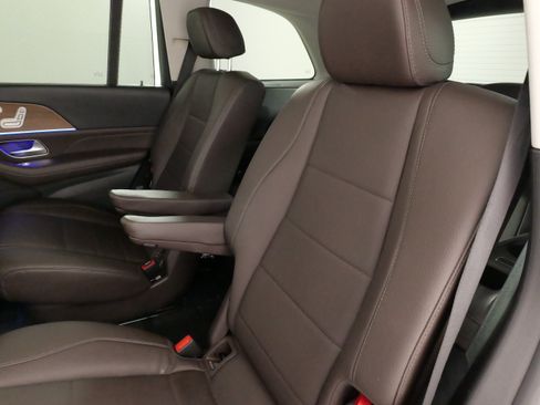 Used 2022 Mercedes-Benz GLS 450 4MATIC image 40