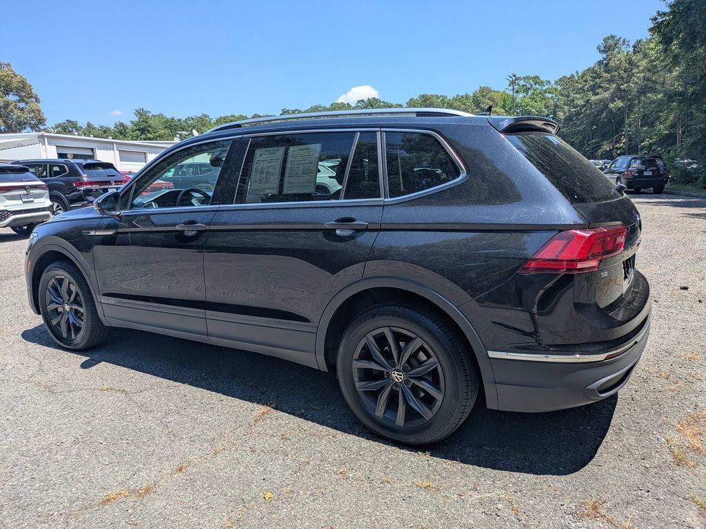Used 2024 Volkswagen Tiguan SE FWD image 6