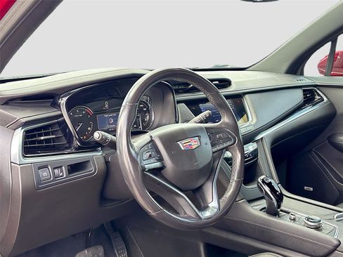 Used 2022 Cadillac XT6 Luxury image 10
