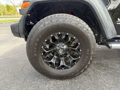 Used 2018 Jeep Wrangler Sport AWD/4WD image 11