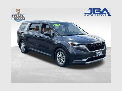 Used 2024 Kia Carnival LX FWD image 1