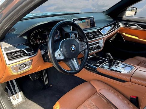 Used 2020 BMW 740i w/ M Sport Package RWD image 17
