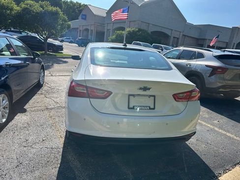 Used 2022 Chevrolet Malibu LS FWD image 3