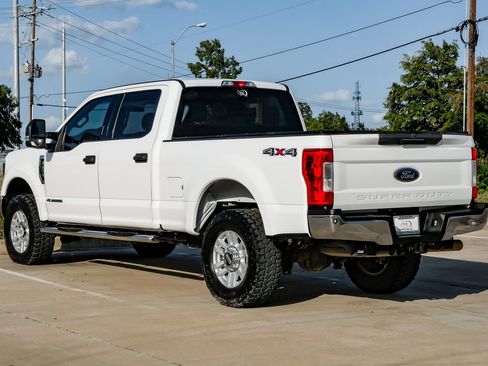 Used 2018 Ford F250 XLT AWD/4WD image 9