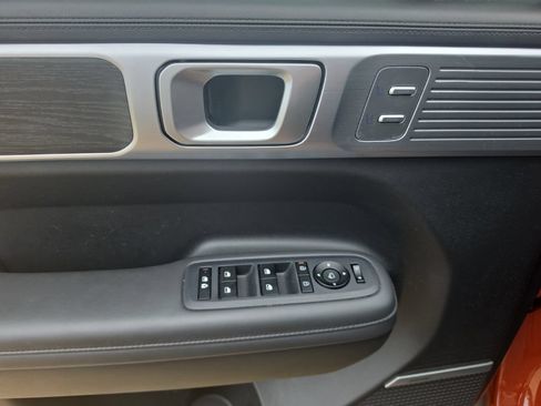 Used 2024 Hyundai Santa Fe Limited AWD/4WD image 19