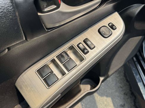 Used 2014 Toyota Camry SE FWD image 14
