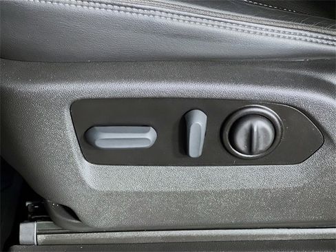 Used 2022 Chevrolet Silverado 1500 High Country image 11