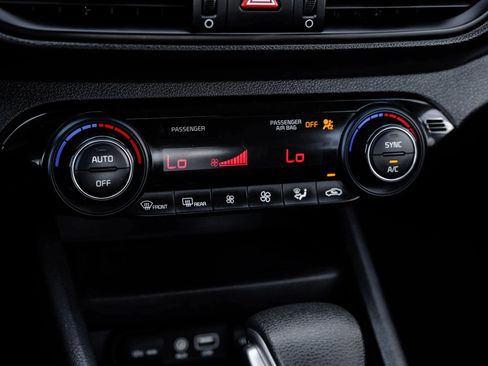Used 2019 Kia Forte LXS FWD image 28