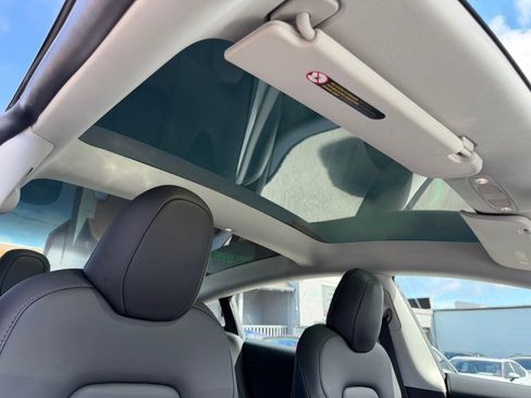 Used 2023 Tesla Model 3 Standard Range image 32