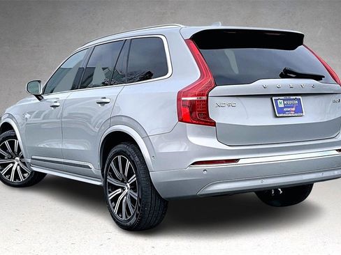 Certified 2023 Volvo XC90 B6 Plus image 4