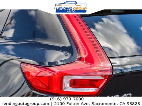 Used 2019 Volvo XC40 T5 Momentum image 8