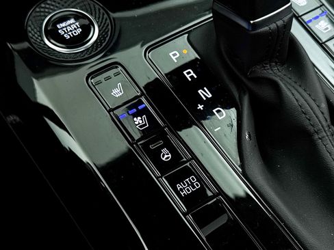 Certified 2024 Kia Niro SX Touring image 26