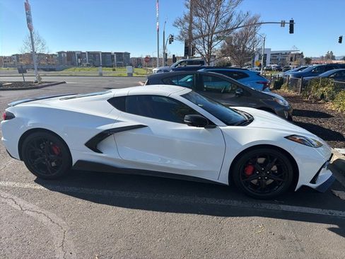 Used 2022 Chevrolet Corvette Stingray Preferred Cpe w/ Z51 Performance Package image 2
