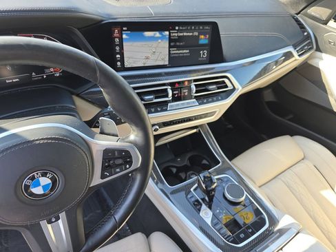 Used 2021 BMW X5 M50i image 29