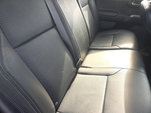 Used 2022 Toyota Tacoma Limited image 20