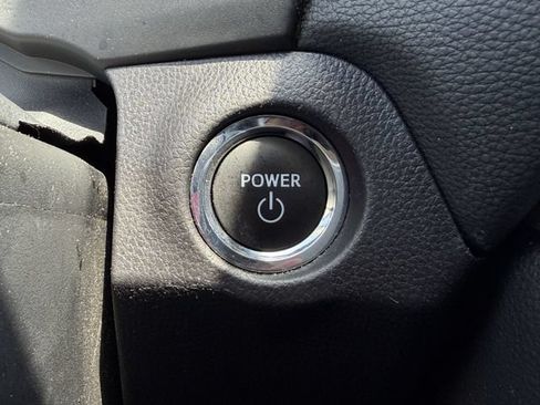 Used 2025 Toyota RAV4 XLE AWD/4WD image 20