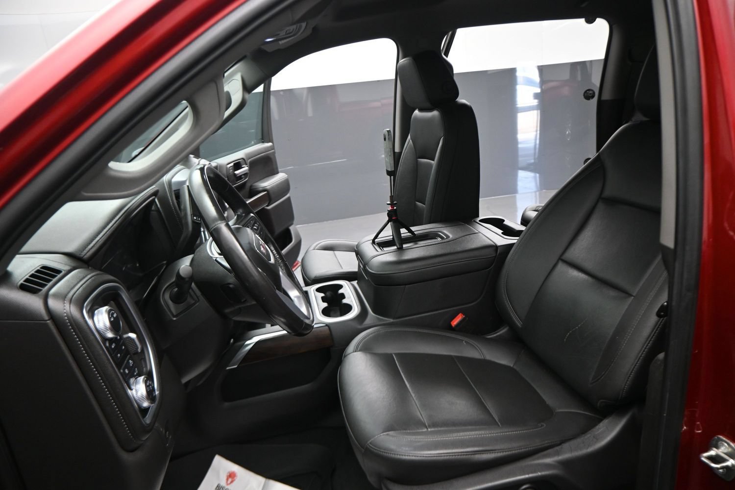 Used 2021 GMC Sierra 1500 SLT AWD/4WD image 2