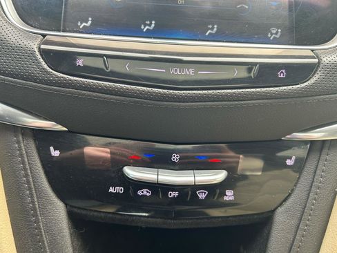 Used 2017 Cadillac XT5 Luxury w/ LPO, Wheel Lock Package image 29