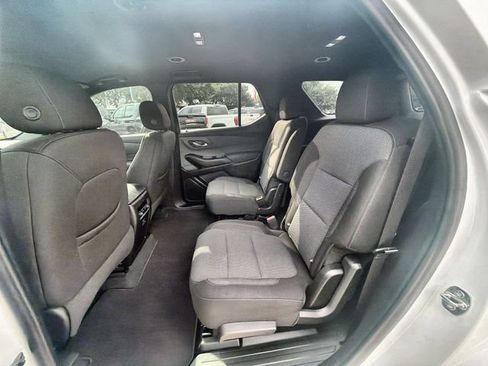 Used 2023 Chevrolet Traverse LT FWD image 24