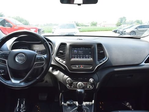 Used 2020 Jeep Cherokee Latitude Plus w/ Cold Weather Group AWD/4WD image 35