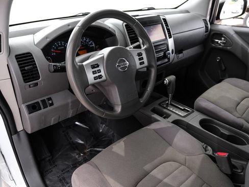 Used 2019 Nissan Frontier S RWD image 2