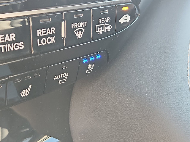Certified 2026 Acura MDX w/ Advance Package AWD/4WD image 27