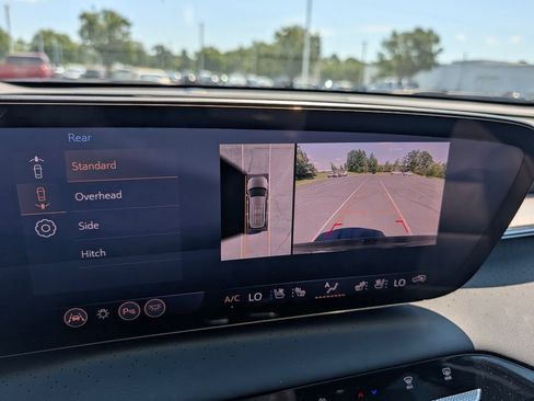 Used 2026 Buick Enclave Avenir w/ Super Cruise Package AWD/4WD image 5