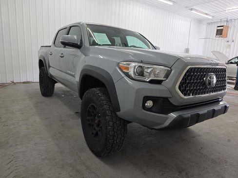 Used 2019 Toyota Tacoma TRD Off-Road image 14