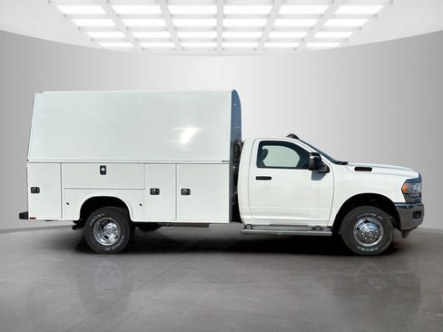 New 2024 RAM 3500 Tradesman image 2