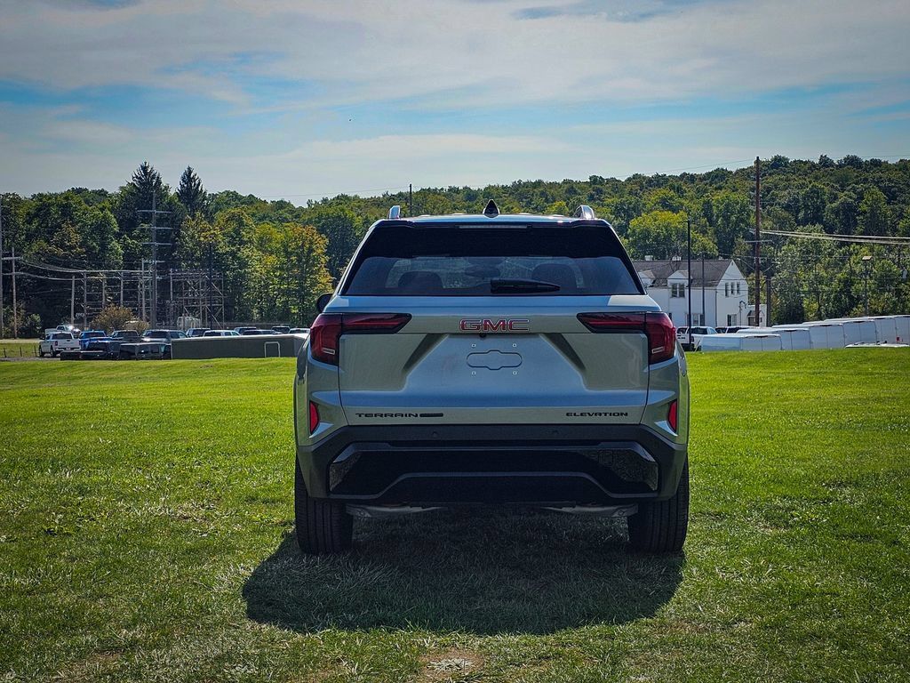New 2027 GMC Terrain Elevation w/ Elevation Premium Package AWD/4WD image 4