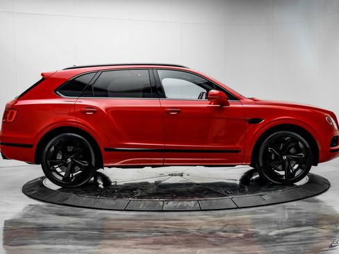 Used 2019 Bentley Bentayga image 16