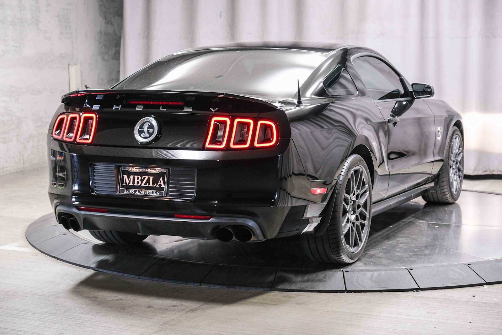 Used 2014 Ford Mustang Shelby GT500 w/ Equipment Group 821A RWD image 4