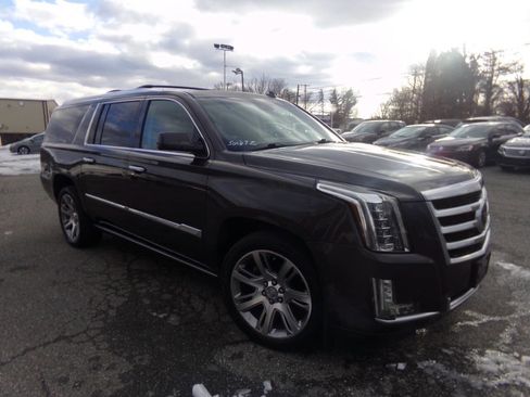 Used 2015 Cadillac Escalade ESV Premium image 5