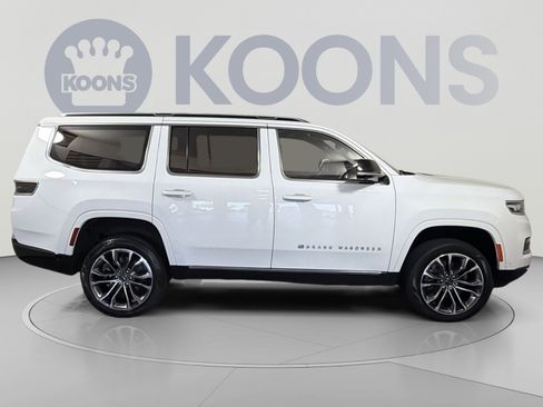 Used 2023 Jeep Grand Wagoneer Series III AWD/4WD image 8