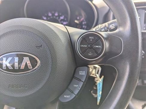 Used 2018 Kia Soul FWD image 14