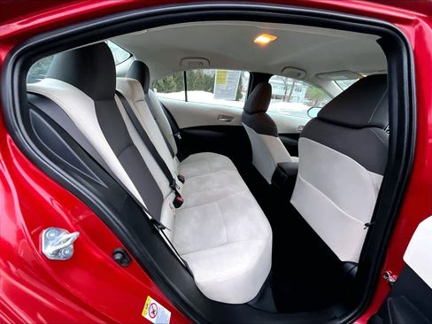 Used 2021 Toyota Corolla LE image 16