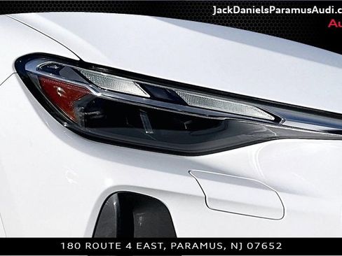 Used 2025 Audi Q5 Premium w/ Convenience Package image 21