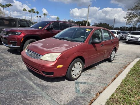Used 2005 Ford Focus ZX4 Sedan image 3