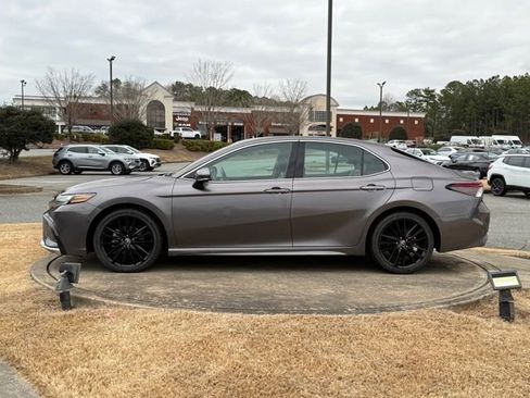 Used 2023 Toyota Camry XSE image 4